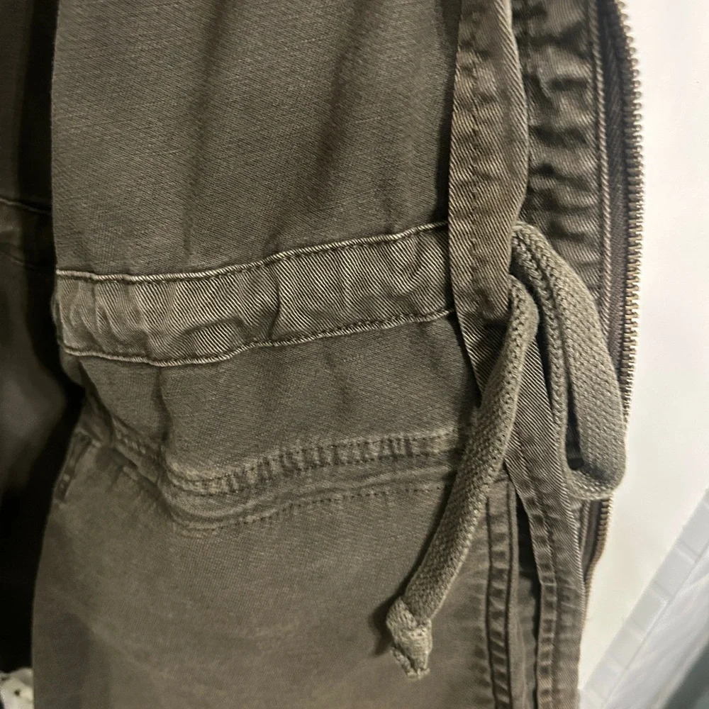 Like new Lucky Brand size XS  Olive green Utility Jacket. Lightweight. Gorgeous! - Picture 5 of 16